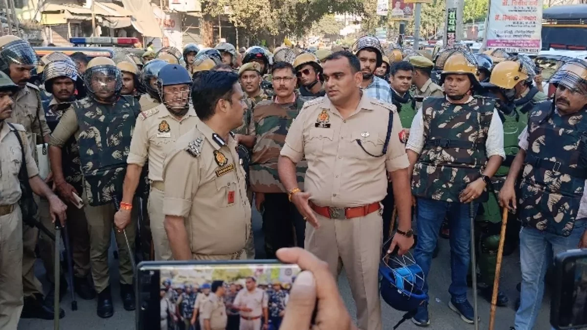 बरेली में दशहरा और जुमा पर अलर्ट, आठ हजार पुलिस बल तैनात