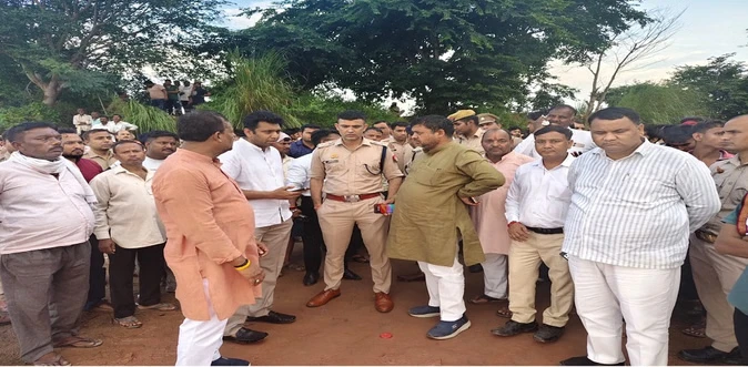 आगरा में मूर्ति विसर्जन के दौरान बड़ा हादसा, उटंगन नदी में 10 लोग डूबे