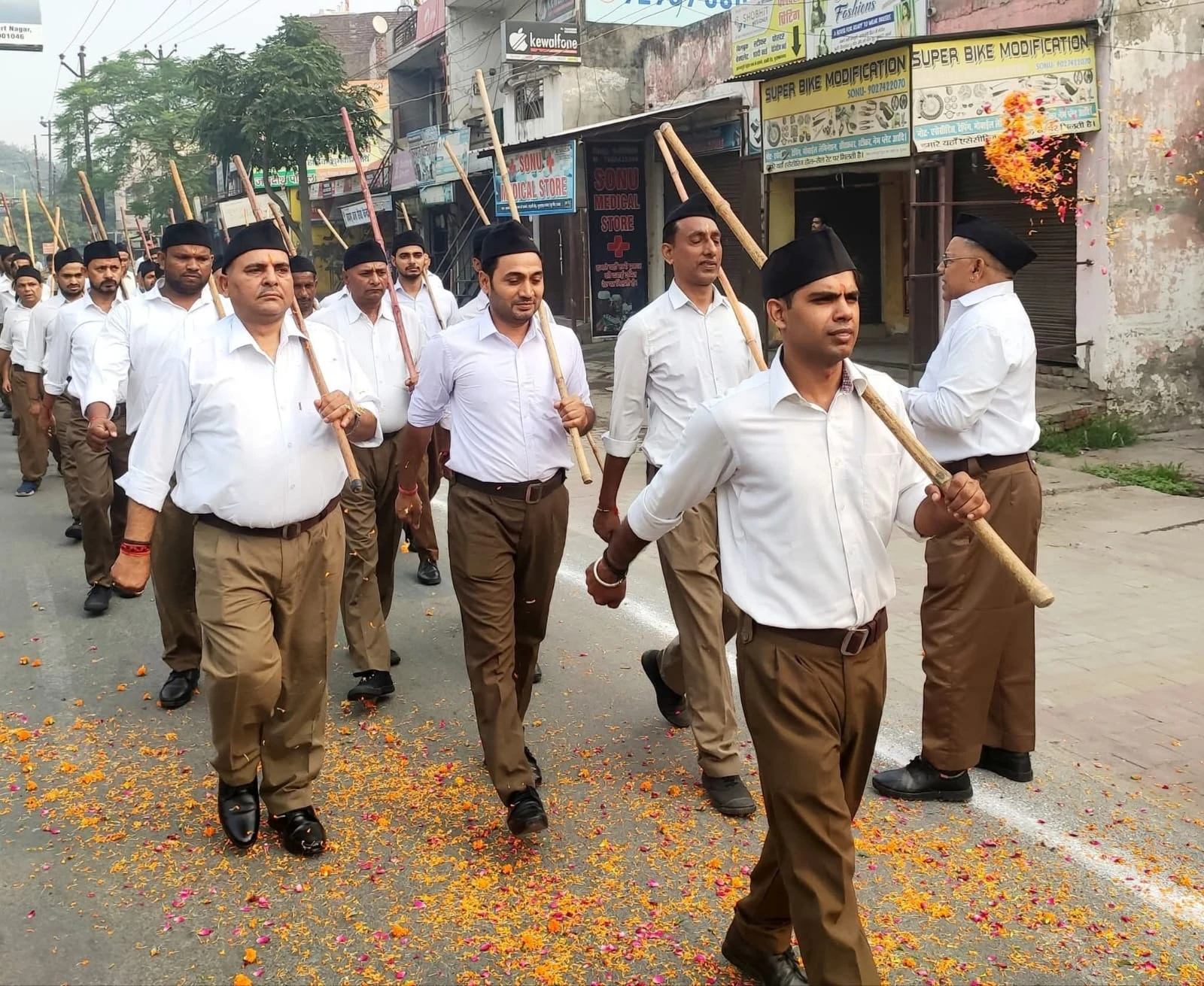 मुजफ्फरनगर में संघ का पथ संचलन, अनुशासन और राष्ट्रभक्ति का दिखा संगम