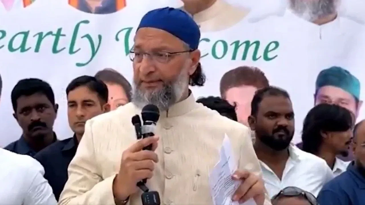 ओवैसी का पीएम मोदी पर हमला, कहा- आरएसएस का स्वतंत्रता संग्राम में कोई योगदान नहीं