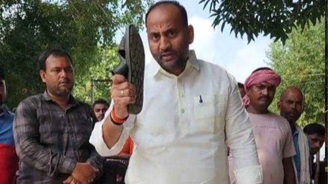 चंदौली: पूर्व सपा विधायक मनोज सिंह डब्लू पर अधिकारियों को धमकी देने का केस दर्ज