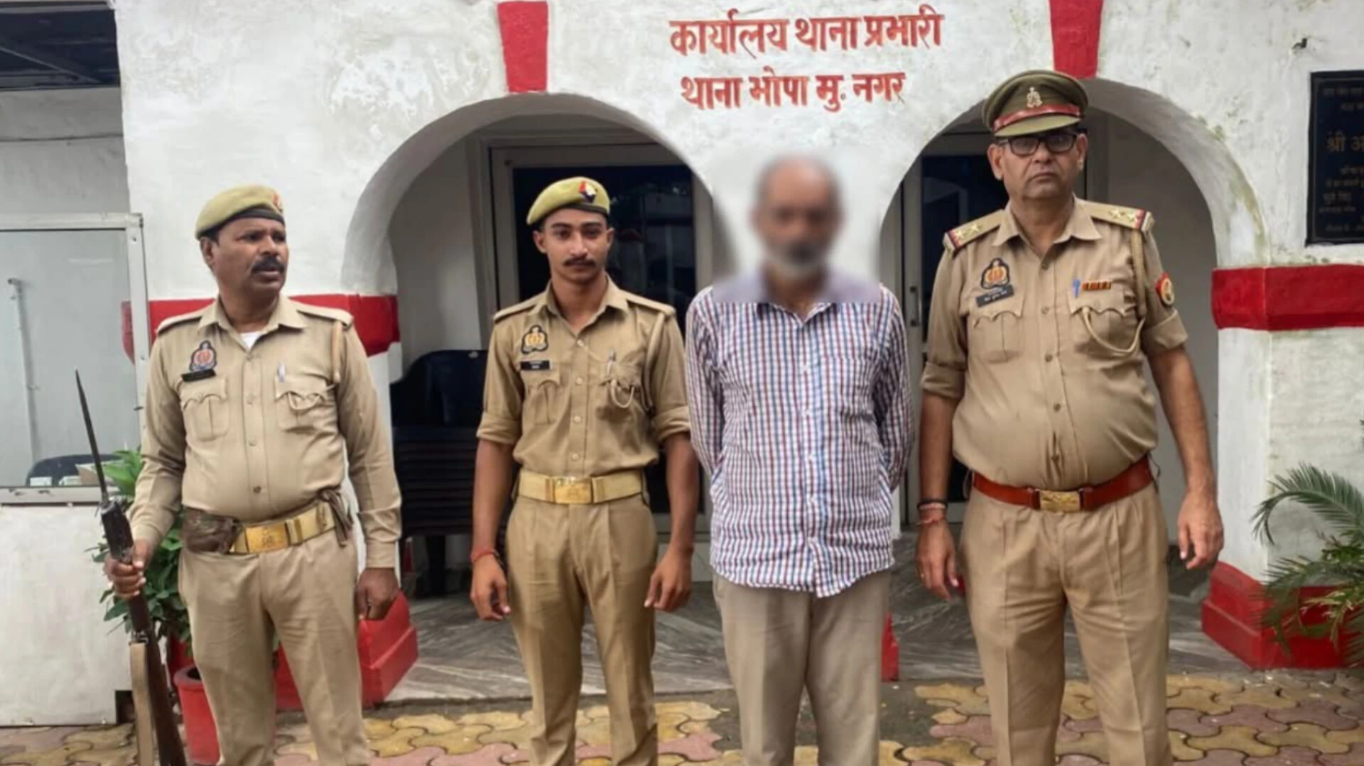पत्नी की हत्या कर फरार हुए इनामी को पुलिस ने किया गिरफ्तार