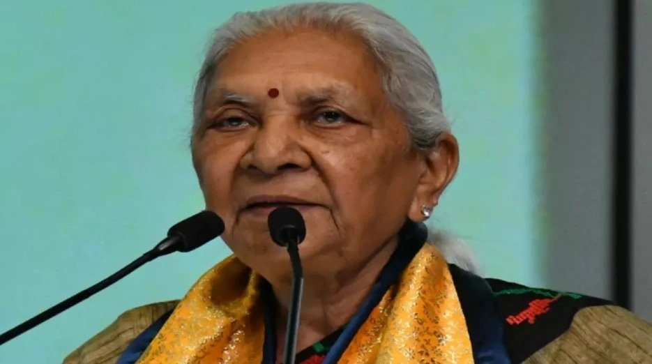 वाराणसी में राज्यपाल आनंदीबेन पटेल का संदेश: बेटियां लिव-इन रिलेशन से बचें, समाज में सकारात्मक बदलाव लाएं