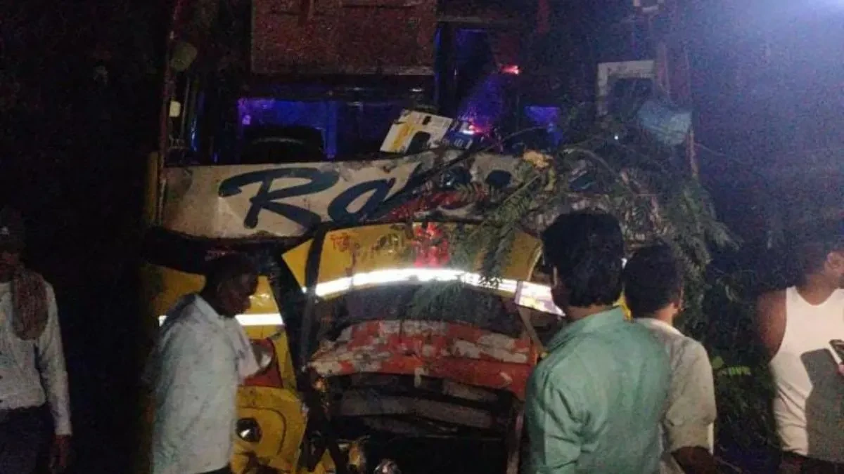 मैनपुरी: लखनऊ जा रही बसपा कार्यकर्ताओं की बस हादसे का शिकार, 10 से अधिक घायल