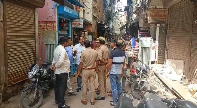 कानपुर के बिसातखाना में धमाके के बाद पुलिस ने की बड़ी कार्रवाई, 7 अफसर और कर्मी निलंबित