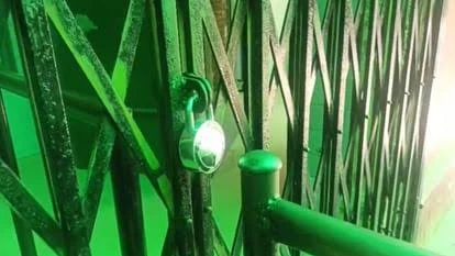 महिला सर्जन के खिलाफ फूटा पैरामेडिकल स्टाफ का गुस्सा, अस्पताल की सेवाएं ठप