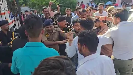 झांसी बुंदेलखंड विश्वविद्यालय में छात्र संगठन में झड़प, एबीवीपी ने दर्ज कराई एफआईआर