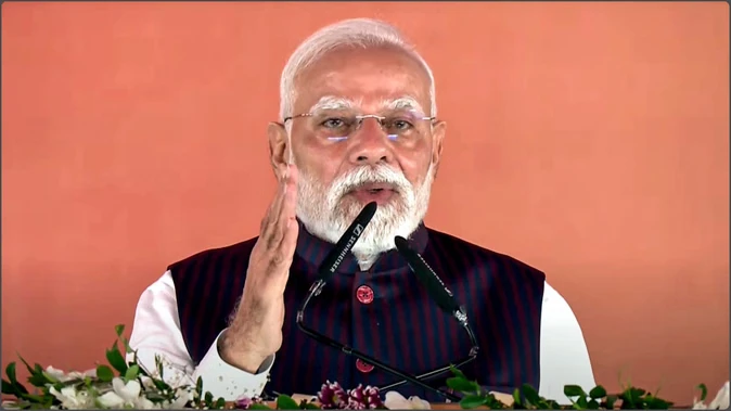 प्रधानमंत्री मोदी ने किसानों के लिए शुरू की 35,440 करोड़ रुपये की योजनाएँ