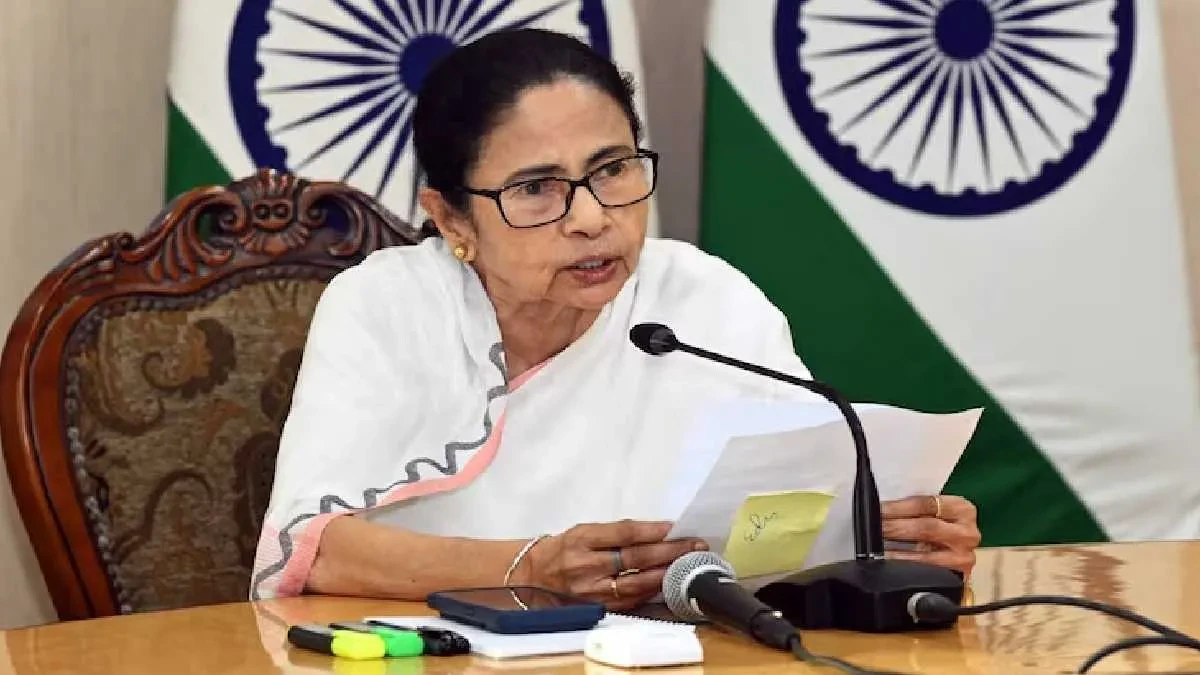 दुर्गापुर रेप केस: ममता बोलीं- 'लड़की आधी रात में कॉलेज से बाहर कैसे आई?'