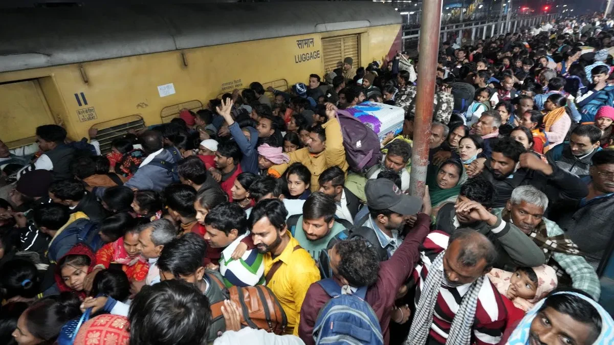 बर्द्धमान स्टेशन पर भगदड़ की खबरों का रेलवे ने किया खंडन, 7 यात्री घायल