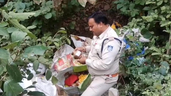 ओंकारेश्वर: शंकराचार्य प्रतिमा के पास तांबे के लोटों की बरामदगी, महिलाओं पर चोरी का संदेह