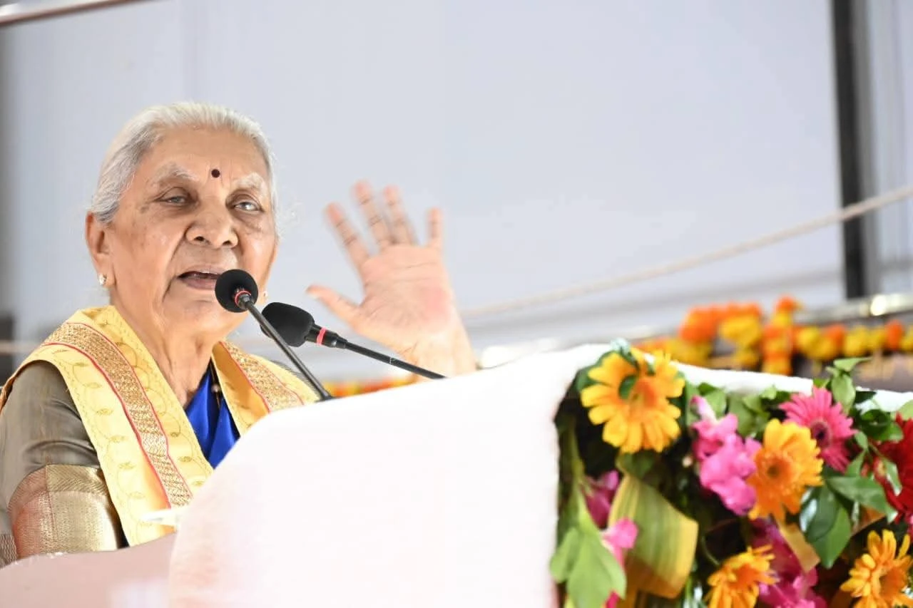 नशे और बुराई से दूर रहें युवा, पढ़ाई और अनुशासन पर दें ध्यान: राज्यपाल