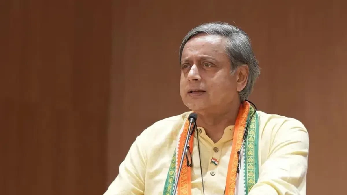 ‘मौका गंवा दिया क्या?’ – शशि थरूर ने मिस्र शांति सम्मेलन में पीएम मोदी की गैरहाज़िरी पर सवाल उठाया