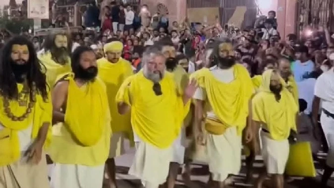 संत प्रेमानंद महाराज की पदयात्रा फिर शुरू, श्रद्धालुओं में खुशी की लहर