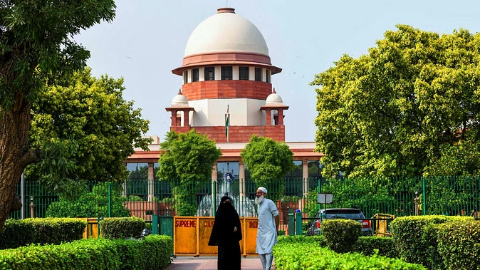 रेवंत रेड्डी का सुप्रीम कोर्ट में बयान- एसीबी ने बिना एफआईआर के बिछाया गैरकानूनी जाल