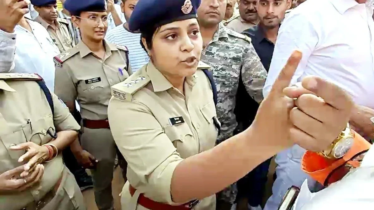 ग्वालियर में वकीलों का विवादित आयोजन टला, मुस्लिम महिला डीएसपी ने संभाली स्थिति