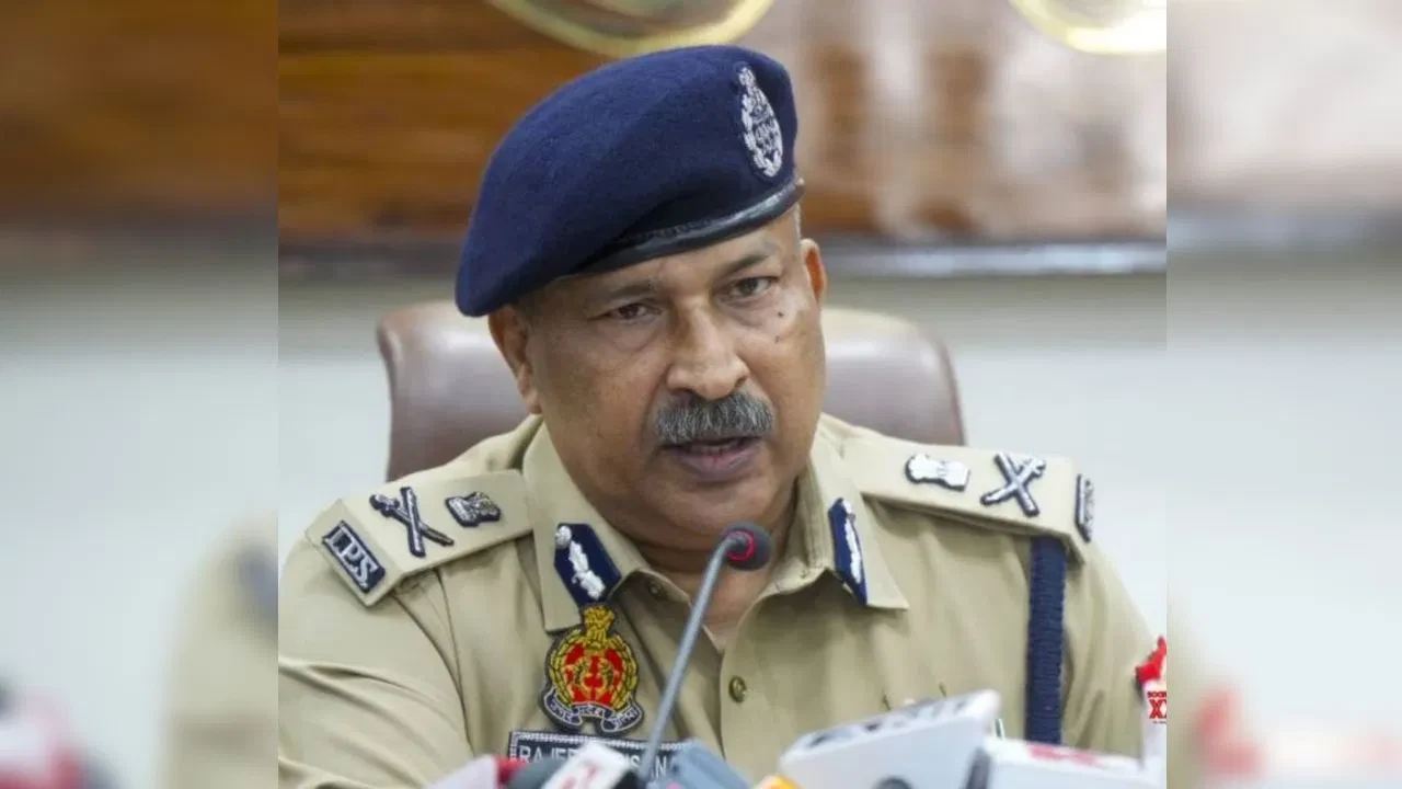 उत्तर प्रदेश पुलिस ने दिवाली के मद्देनजर सुरक्षा बढ़ाई, डीजीपी ने हाई अलर्ट का दिया निर्देश