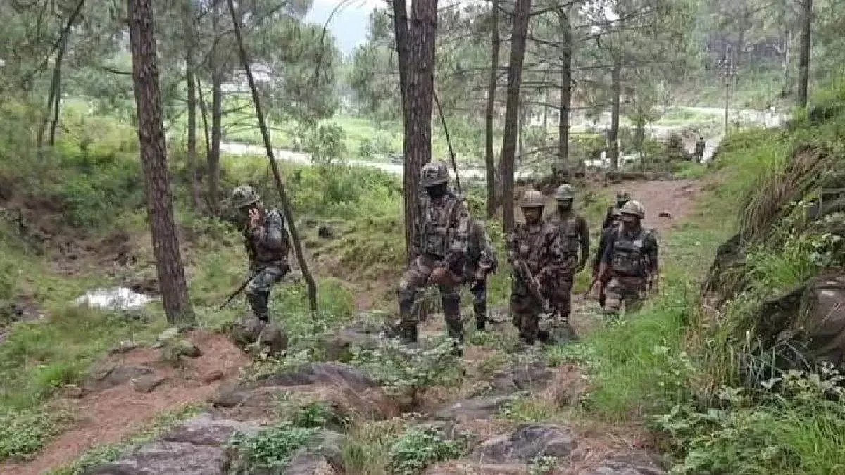 असम: काकोपाथर में आर्मी कैंप पर आतंकवादी हमला, 3 जवान घायल
