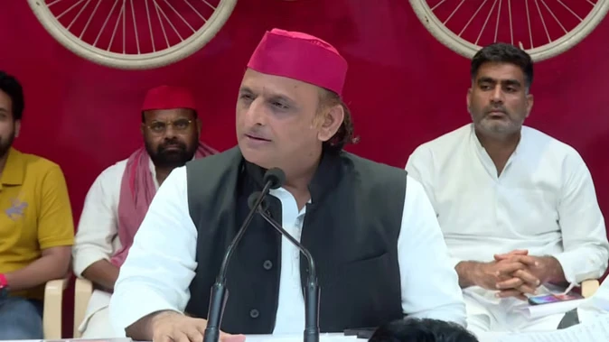 'खजाने तो छोड़ दें...', बांकेबिहारी मंदिर का तोषखाना खोलने पर अखिलेश यादव का तंज