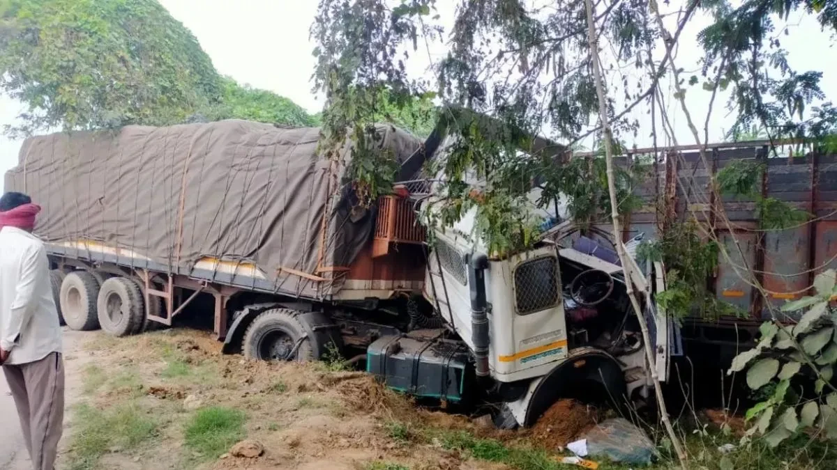 अजमेर: ब्यावर में ट्रेलर-टेंपो की भीषण टक्कर, दंपत्ति और दो बच्चों की मौत
