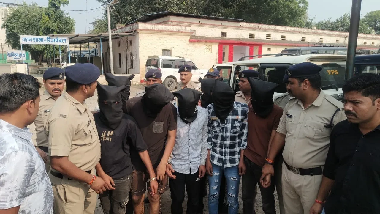 मुरैना डकैती का खुलासा: आगरा के बदमाशों ने लूटे 20 लाख, सात गिरफ्तार