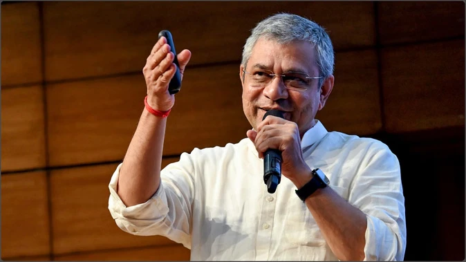 डिजिटल युग में पारंपरिक मीडिया को सशक्त करने की तैयारी, सरकार बढ़ाएगी विज्ञापन दरें