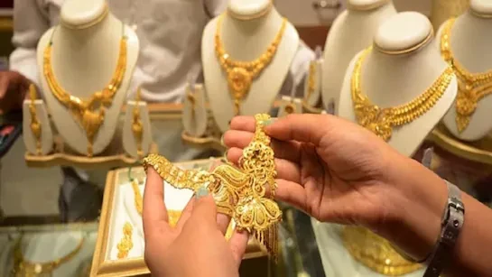 सोने-चांदी के दामों में बड़ी गिरावट, निवेशकों के लिए खरीदारी का मौका