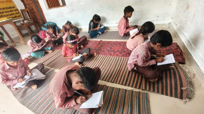यूपी:  राज्य के चार हजार एकल विद्यालयों में बढ़ेगा शिक्षकों का स्टाफ, समायोजन प्रक्रिया शुरू