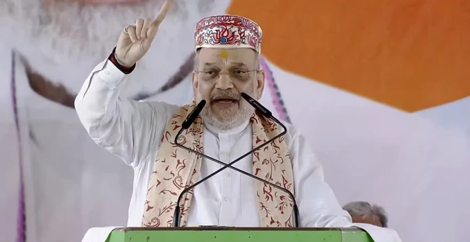 मैथिली ठाकुर के लिए वोट मांगने पहुंचे अमित शाह, बोले- मोदी-नीतीश के नेतृत्व में बिहार बदल रहा है