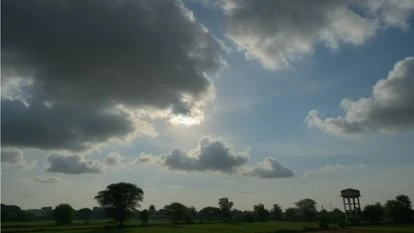 मेरठ में सीजन का सबसे ठंडा दिन, स्मॉग ने बढ़ाई ठिठुरन और प्रदूषण की मार