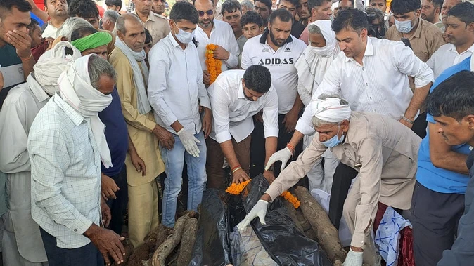 रूस-यूक्रेन युद्ध में मारे गए हरियाणा के सोनू का शव गांव पहुंचा, ग्रामीणों ने मांगा शहीद का दर्जा
