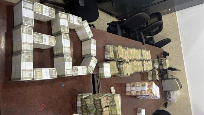 ओएमआर शीट बदलकर बिकी सरकारी नौकरियां, ईडी की छापेमारी में 3 करोड़ रुपये बरामद