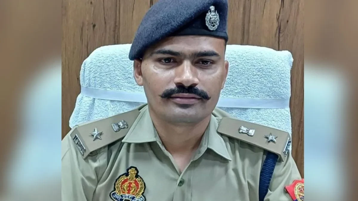 जन शिकायतों की अनदेखी पर बड़ी कार्रवाई: संभल के 32 पुलिसकर्मी लाइन हाजिर