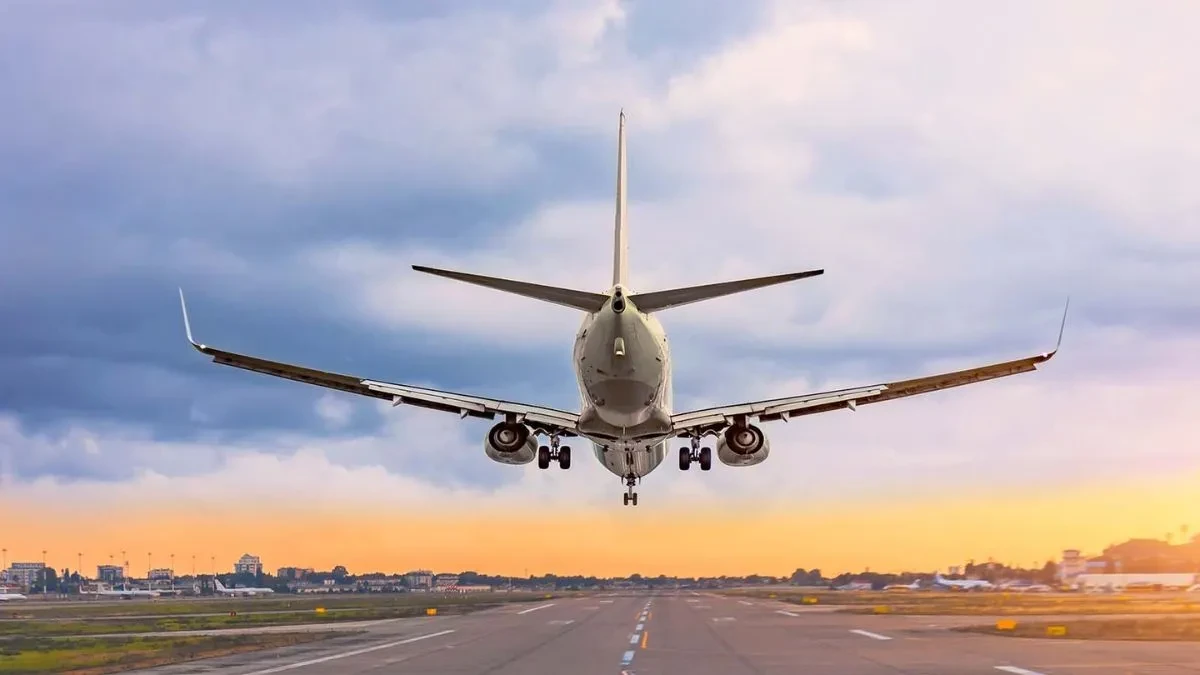 हैदराबाद एयरपोर्ट पर बम की धमकी से हड़कंप, इंडिगो की उड़ान डायवर्ट