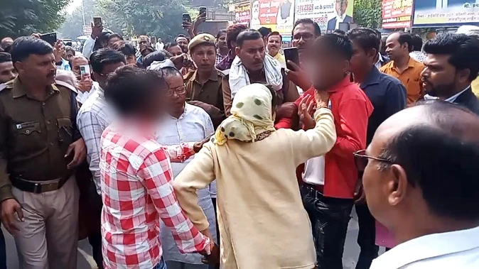 शाहजहांपुर में कोर्ट मैरिज के दौरान हंगामा, युवती और प्रेमी की परिजनों ने की पिटाई