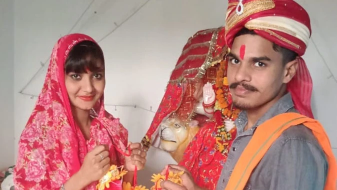 पांच साल लिव-इन के बाद नेहा ने अपनाया हिंदू धर्म, बरेली में प्रेमी संग की शादी