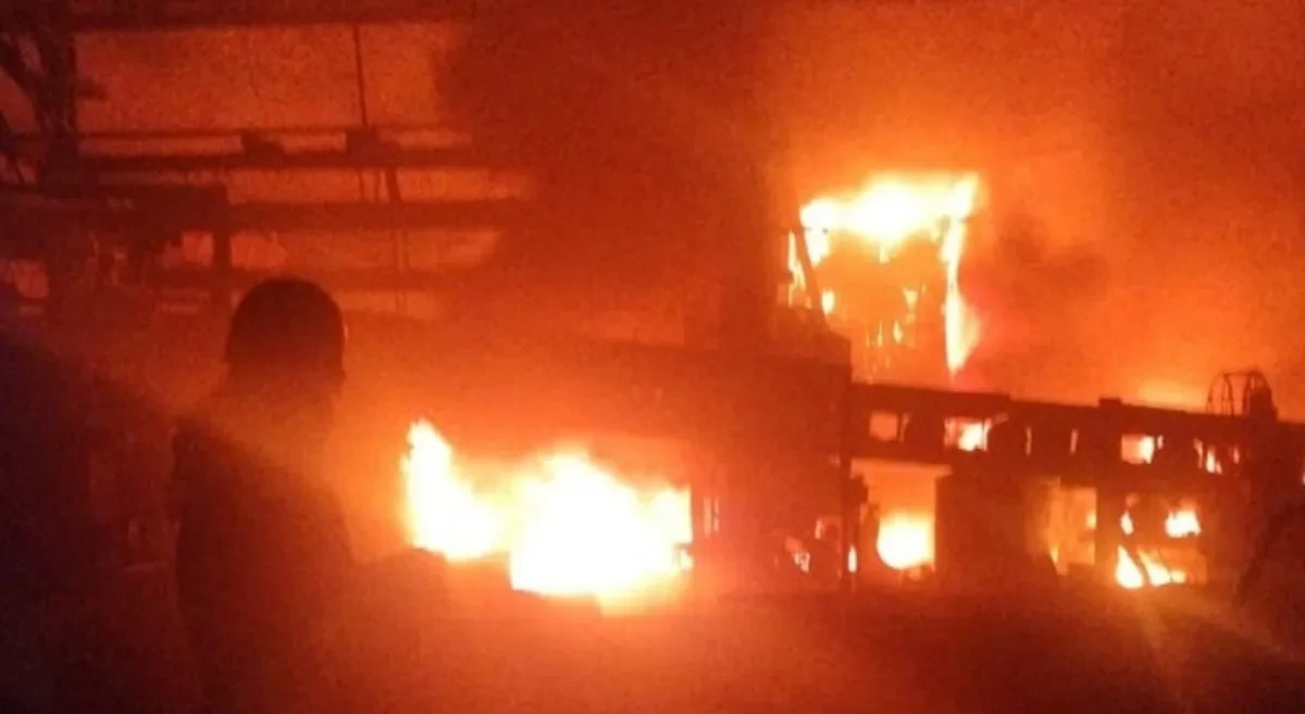 मुजफ्फरनगर: टिहरी स्टील प्लांट में लगी भीषण आग, लाखों का नुकसान