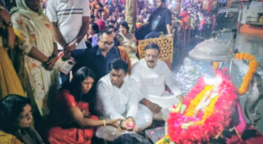 मॉरीशस के पूर्व राष्ट्रपति पृथ्वीराज सिंह रूपन ने हरकी पैड़ी पर की गंगा आरती