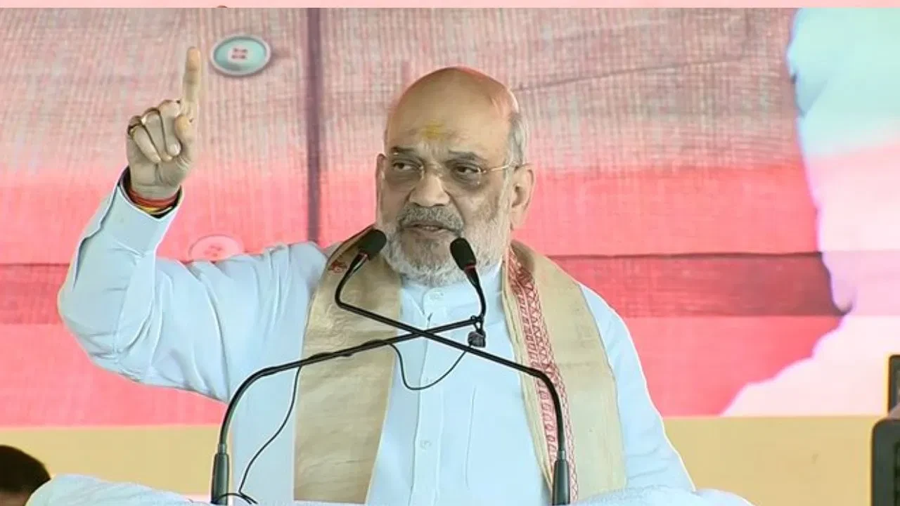 किसी के दादा में दम नहीं जो महिलाओं के 10 हजार रोक ले: अमित शाह