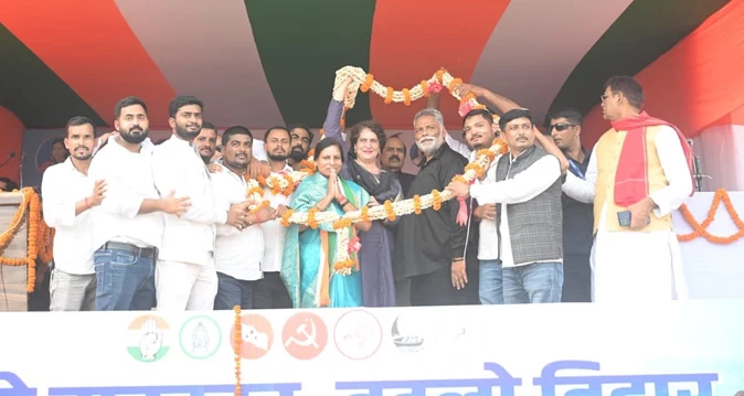 प्रियंका गांधी का केंद्र पर तीखा वार, कहा- ‘बिहार में मतदाताओं की नागरिकता छीनी जा रही है’