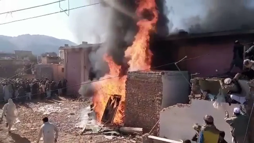 पाकिस्तान सुप्रीम कोर्ट में सिलेंडर धमाका, चार कर्मचारी घायल