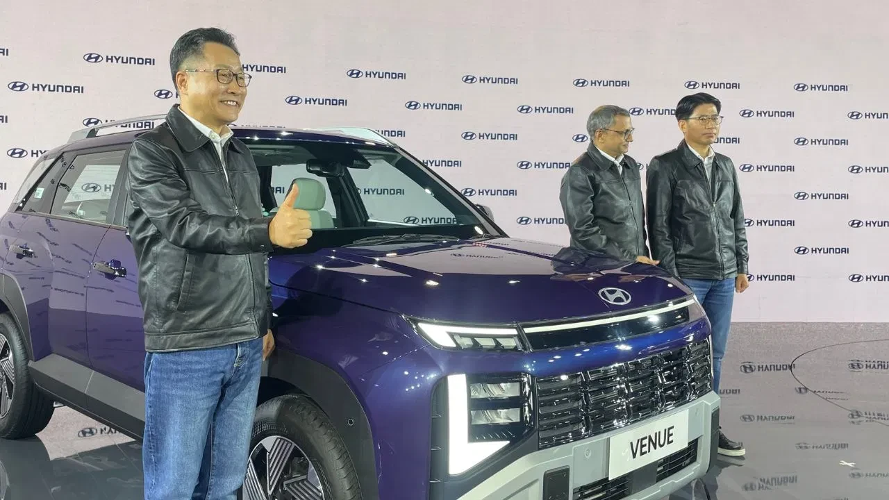 पूरी तरह नए अवतार में आई Hyundai Venue, अब पहले से ज्यादा स्मार्ट और सुरक्षित