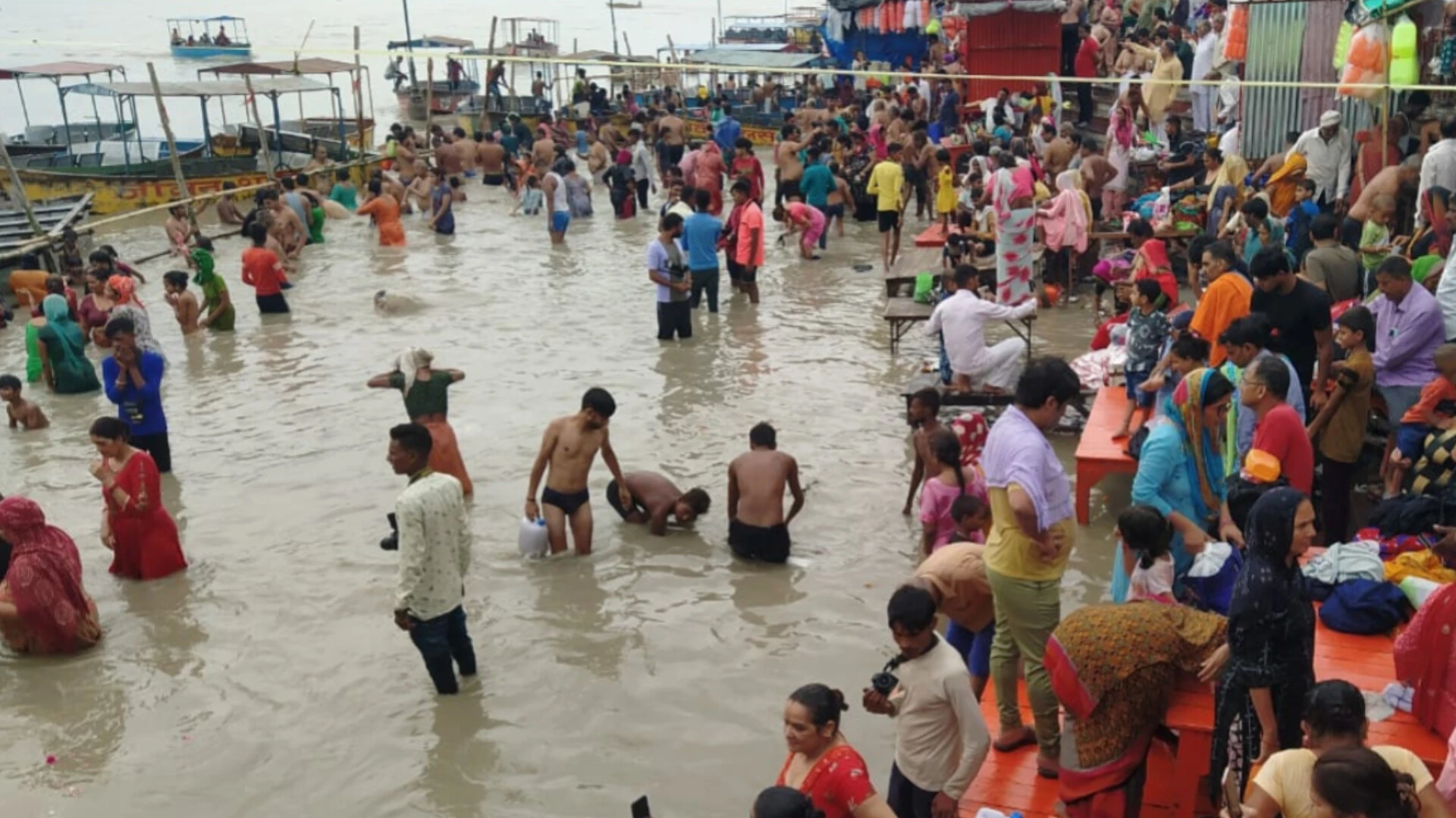 गढ़मुक्तेश्वर में गंगा स्नान के दौरान भाजपा नेता का निधन