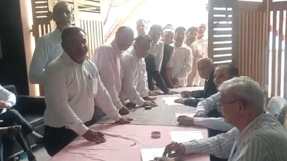 बागपत: बार एसोसिएशन चुनाव में 720 वकीलों ने किया मतदान