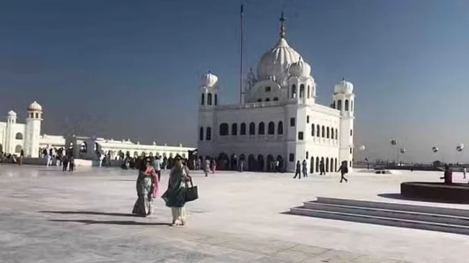 गुरु नानक देव जी का प्रकाश पर्व: पाकिस्तान पहुंचे 2,100 भारतीय सिख श्रद्धालु