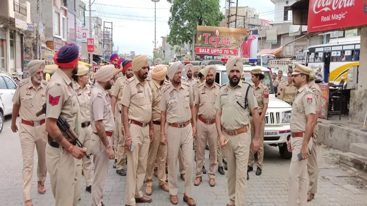 मोगा पुलिस ने दो युवकों को किया गिरफ्तार, अवैध हथियार और कारतूस बरामद