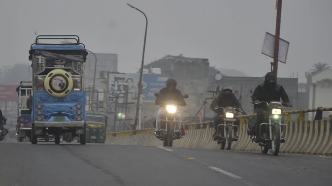 उत्तर प्रदेश में रातों का पारा 15 डिग्री के नीचे, धुंध और कोहरे की संभावना