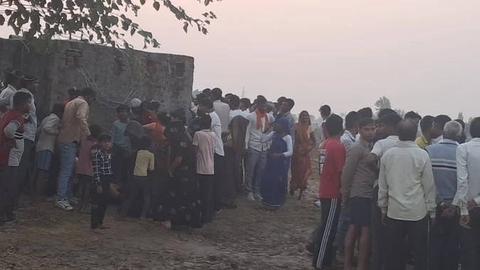 बदायूं के उसावां में खेत में बैठे किसान की गोली मारकर हत्या