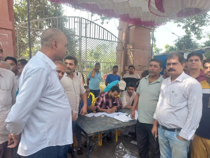 बिहारशरीफ में मतदान के बीच बवाल, भाजपा प्रत्याशी ने पुलिस पर लगाया पक्षपात का आरोप