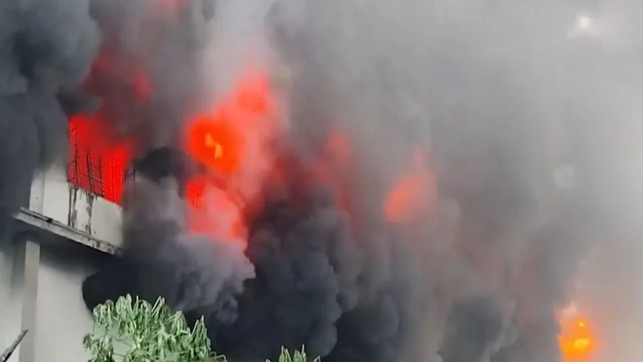 भिवंडी में कपड़ा रंगाई कंपनी में भीषण आग, कोई हताहत नहीं